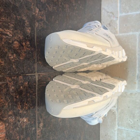 On Women's Cloudswift 3 AD Running Shoes White/Frost Size 7 NWT $180 - Picture 11 of 14